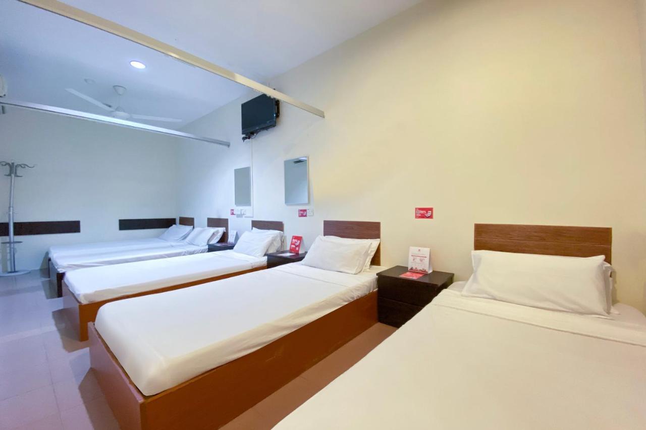 Spot On 89907 Motel Impian Сери Манджунг Екстериор снимка