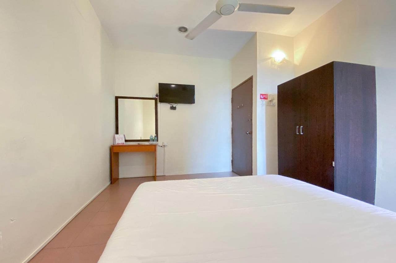 Spot On 89907 Motel Impian Сери Манджунг Екстериор снимка