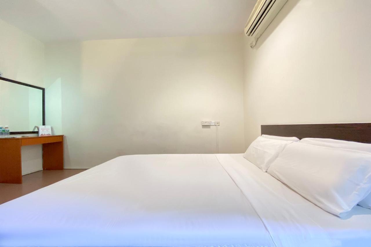 Spot On 89907 Motel Impian Сери Манджунг Екстериор снимка