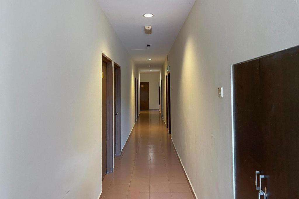 Spot On 89907 Motel Impian Сери Манджунг Екстериор снимка
