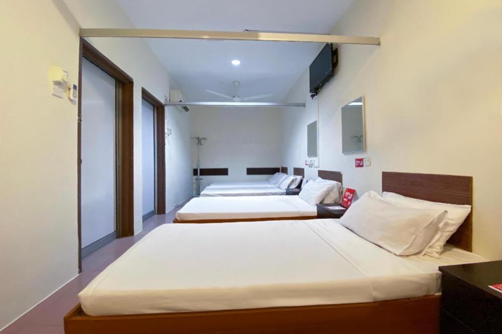 Spot On 89907 Motel Impian Сери Манджунг Екстериор снимка