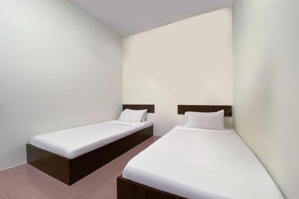 Spot On 89907 Motel Impian Сери Манджунг Екстериор снимка